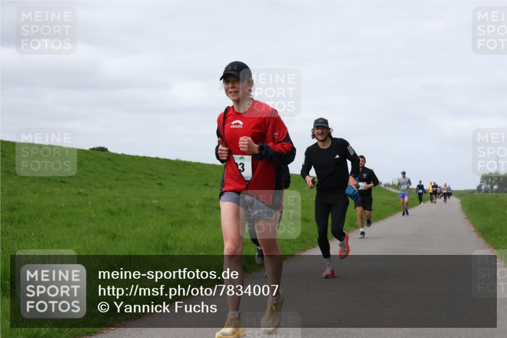 04.05.2025 - 8. Wedeler Halbmarathon Yannick Fuchs http://msf.ph/oto/7834007 04.05.2025 11:43:04 Laufen 3 meine-sportfotos.de
