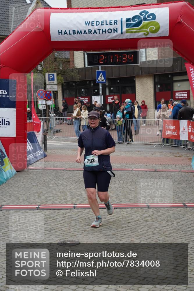 04.05.2025 - 8. Wedeler Halbmarathon Felixshl http://msf.ph/oto/7834008 04.05.2025 12:17:32 Ziel 278, 792 meine-sportfotos.de