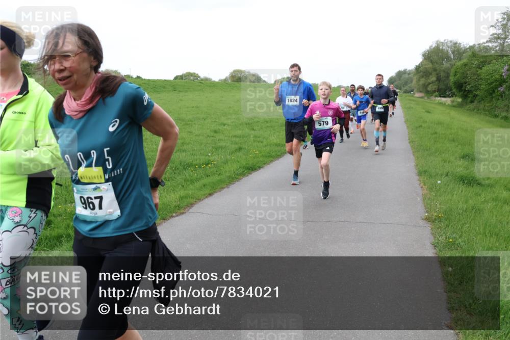 04.05.2025 - 8. Wedeler Halbmarathon Lena Gebhardt http://msf.ph/oto/7834021 04.05.2025 11:23:30 Laufen 2225, 967, 1024, 579, 446, 699 meine-sportfotos.de