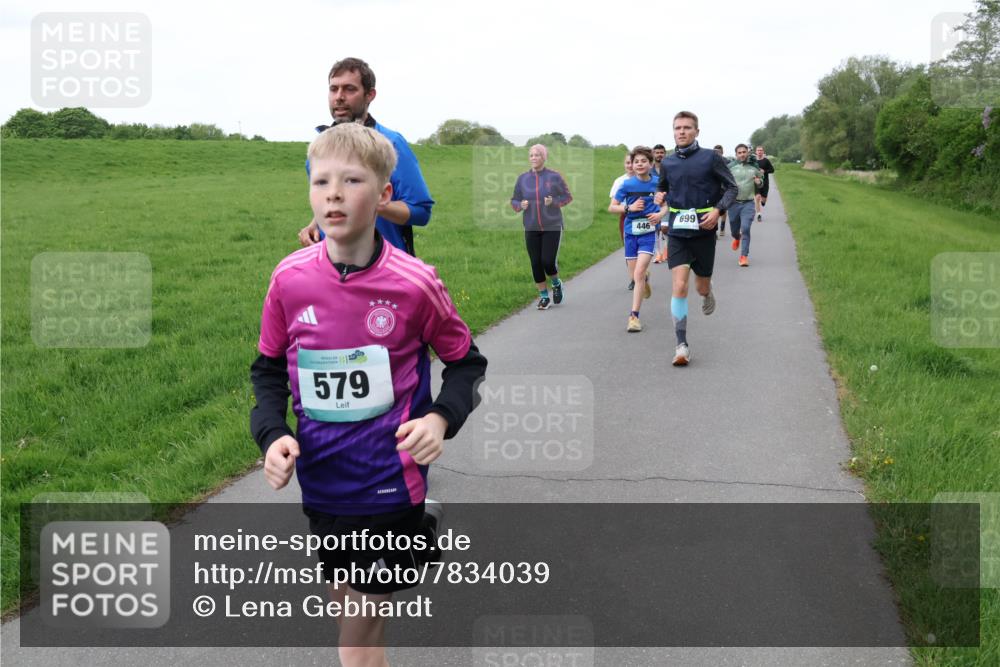04.05.2025 - 8. Wedeler Halbmarathon Lena Gebhardt http://msf.ph/oto/7834039 04.05.2025 11:23:31 Laufen 579, 446, 699 meine-sportfotos.de