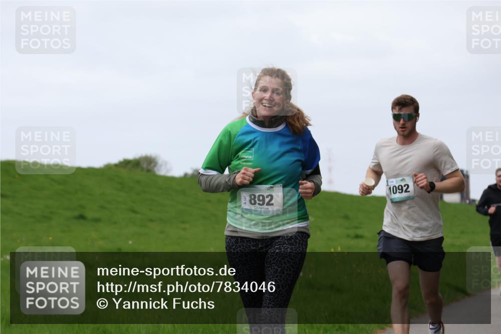 04.05.2025 - 8. Wedeler Halbmarathon Yannick Fuchs http://msf.ph/oto/7834046 04.05.2025 11:22:15 Laufen 892, 1092 meine-sportfotos.de