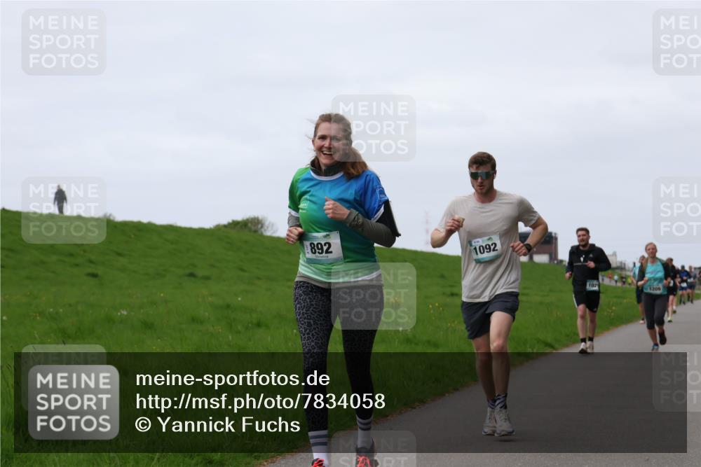 04.05.2025 - 8. Wedeler Halbmarathon Yannick Fuchs http://msf.ph/oto/7834058 04.05.2025 11:22:16 Laufen 892, 1092, 102, 1209 meine-sportfotos.de