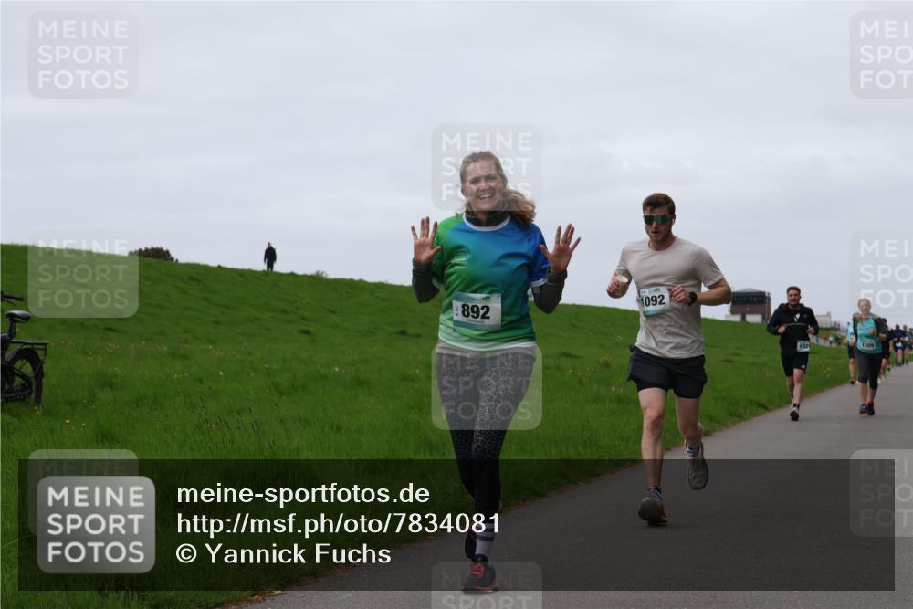 04.05.2025 - 8. Wedeler Halbmarathon Yannick Fuchs http://msf.ph/oto/7834081 04.05.2025 11:22:16 Laufen 892, 1092, 1029, 1209 meine-sportfotos.de
