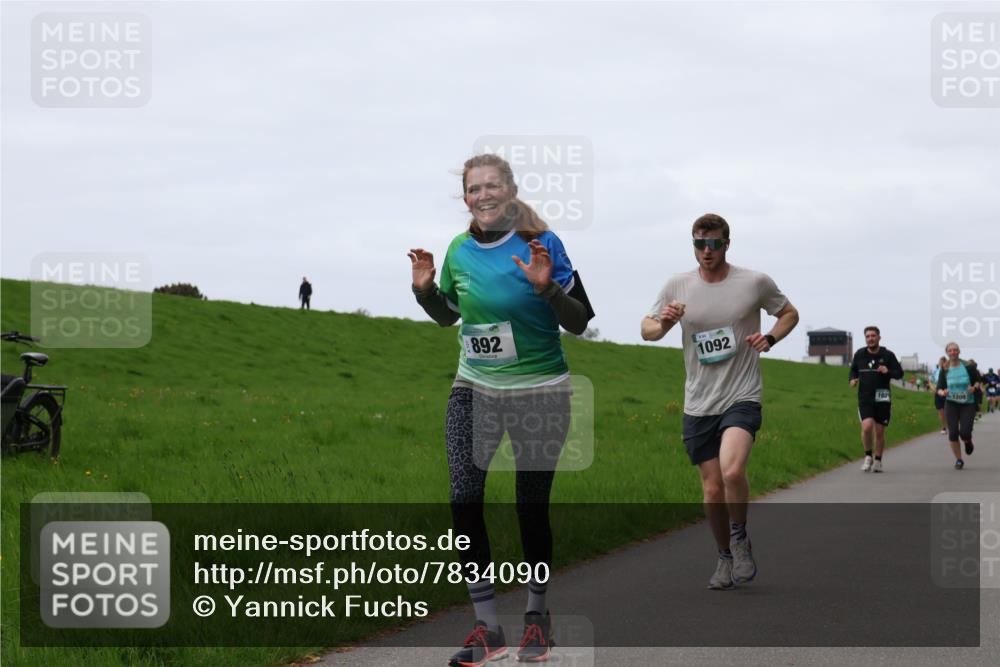 04.05.2025 - 8. Wedeler Halbmarathon Yannick Fuchs http://msf.ph/oto/7834090 04.05.2025 11:22:16 Laufen 892, 1092, 1029 meine-sportfotos.de