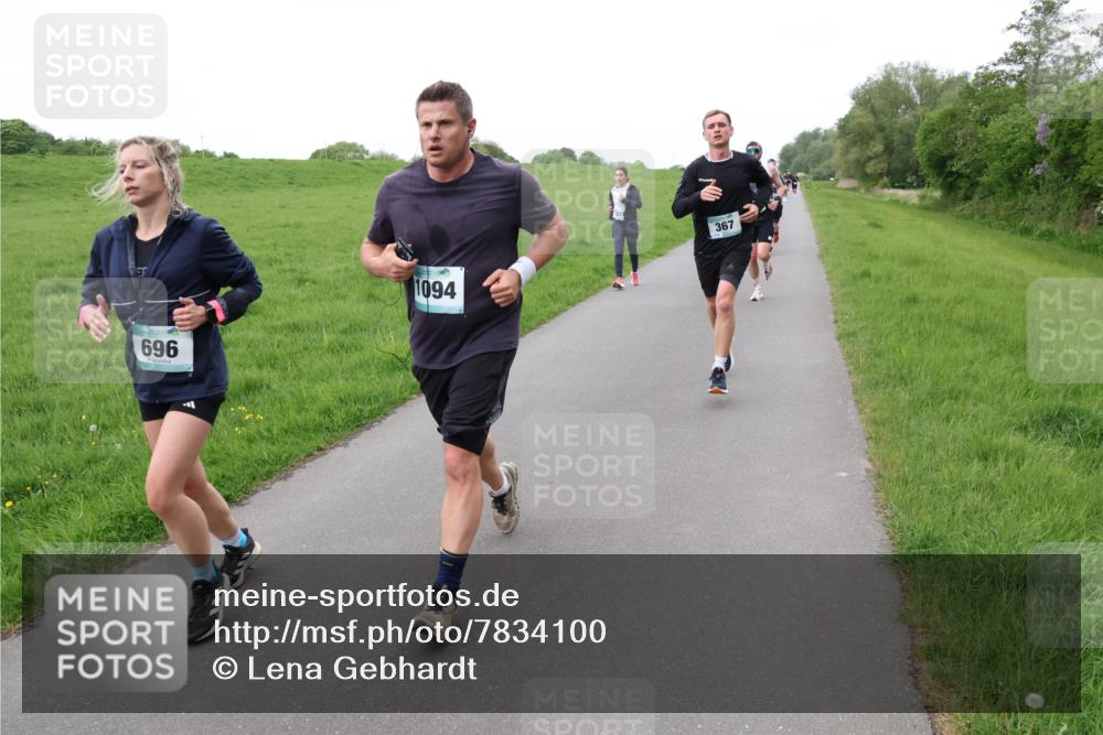 04.05.2025 - 8. Wedeler Halbmarathon Lena Gebhardt http://msf.ph/oto/7834100 04.05.2025 11:23:34 Laufen 696, 1094, 367 meine-sportfotos.de