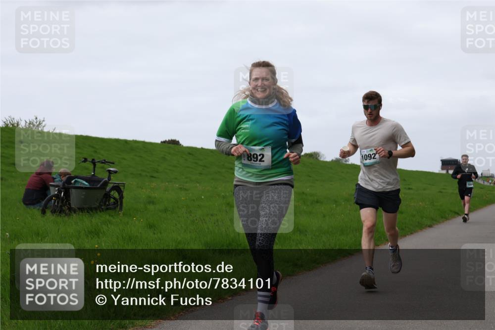 04.05.2025 - 8. Wedeler Halbmarathon Yannick Fuchs http://msf.ph/oto/7834101 04.05.2025 11:22:17 Laufen 892, 1092, 1025 meine-sportfotos.de