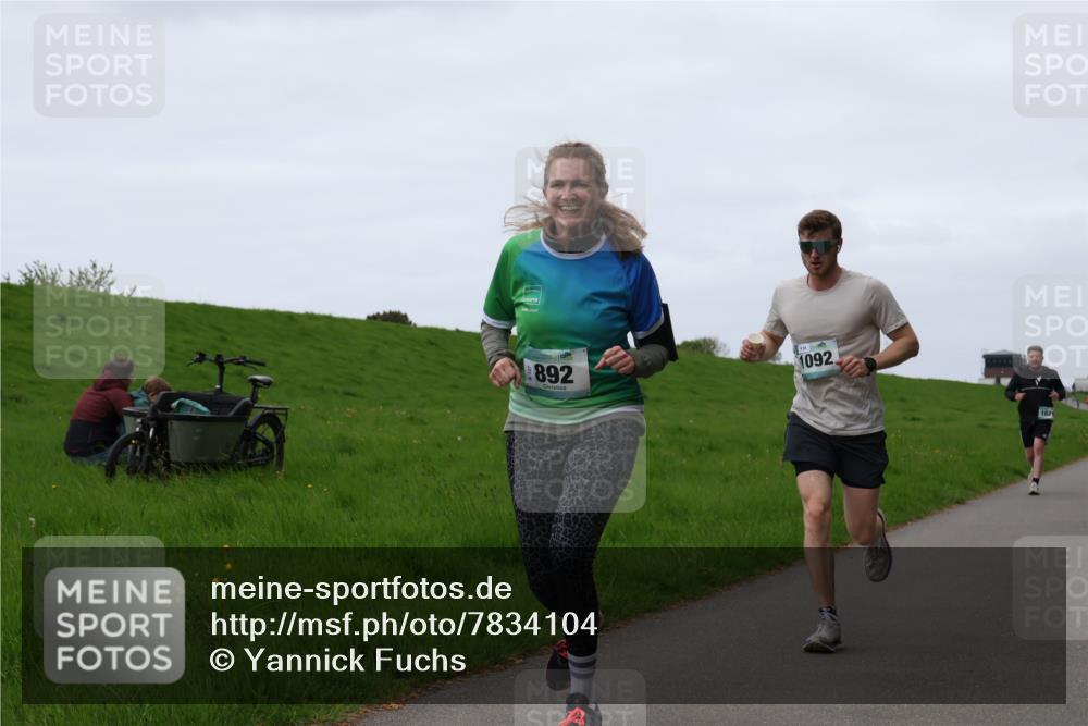 04.05.2025 - 8. Wedeler Halbmarathon Yannick Fuchs http://msf.ph/oto/7834104 04.05.2025 11:22:17 Laufen 892, 1092, 102 meine-sportfotos.de