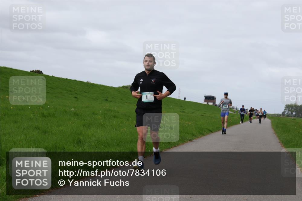 04.05.2025 - 8. Wedeler Halbmarathon Yannick Fuchs http://msf.ph/oto/7834106 04.05.2025 11:43:08 Laufen 22 meine-sportfotos.de