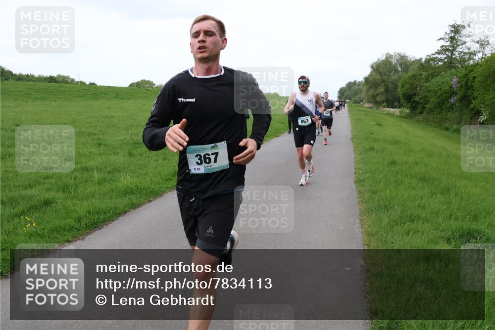 04.05.2025 - 8. Wedeler Halbmarathon Lena Gebhardt http://msf.ph/oto/7834113 04.05.2025 11:23:35 Laufen 367, 89, 863 meine-sportfotos.de