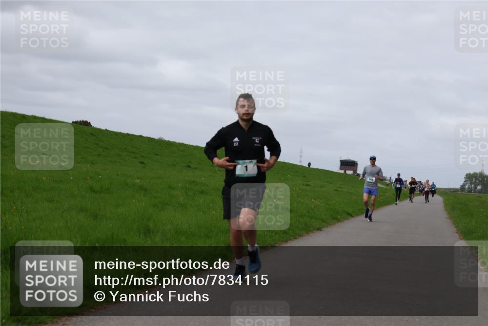 04.05.2025 - 8. Wedeler Halbmarathon Yannick Fuchs http://msf.ph/oto/7834115 04.05.2025 11:43:08 Laufen  meine-sportfotos.de