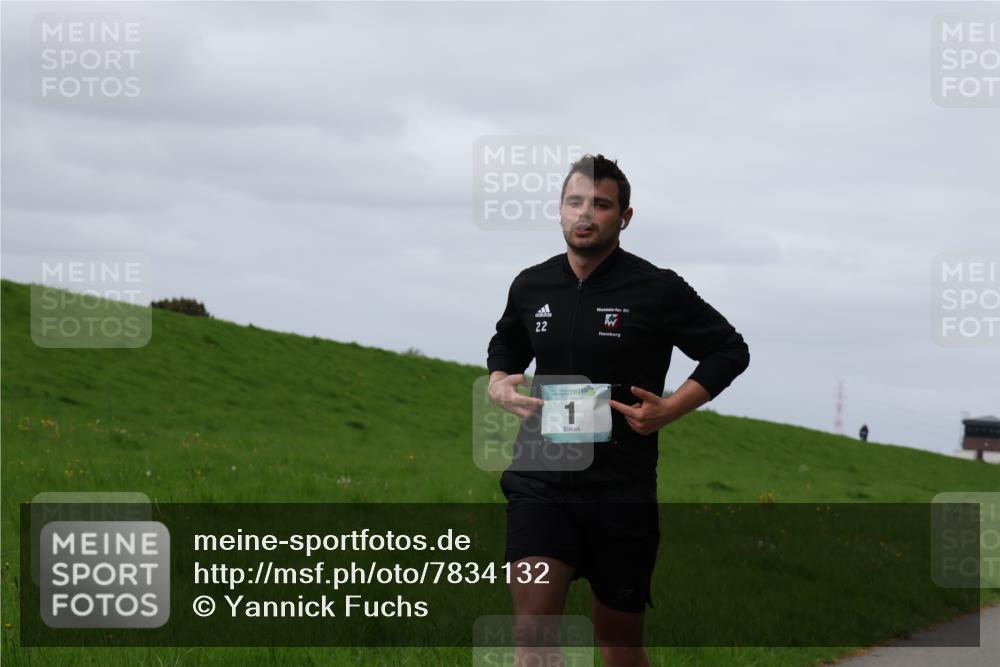 04.05.2025 - 8. Wedeler Halbmarathon Yannick Fuchs http://msf.ph/oto/7834132 04.05.2025 11:43:08 Laufen 22, 1, 115 meine-sportfotos.de