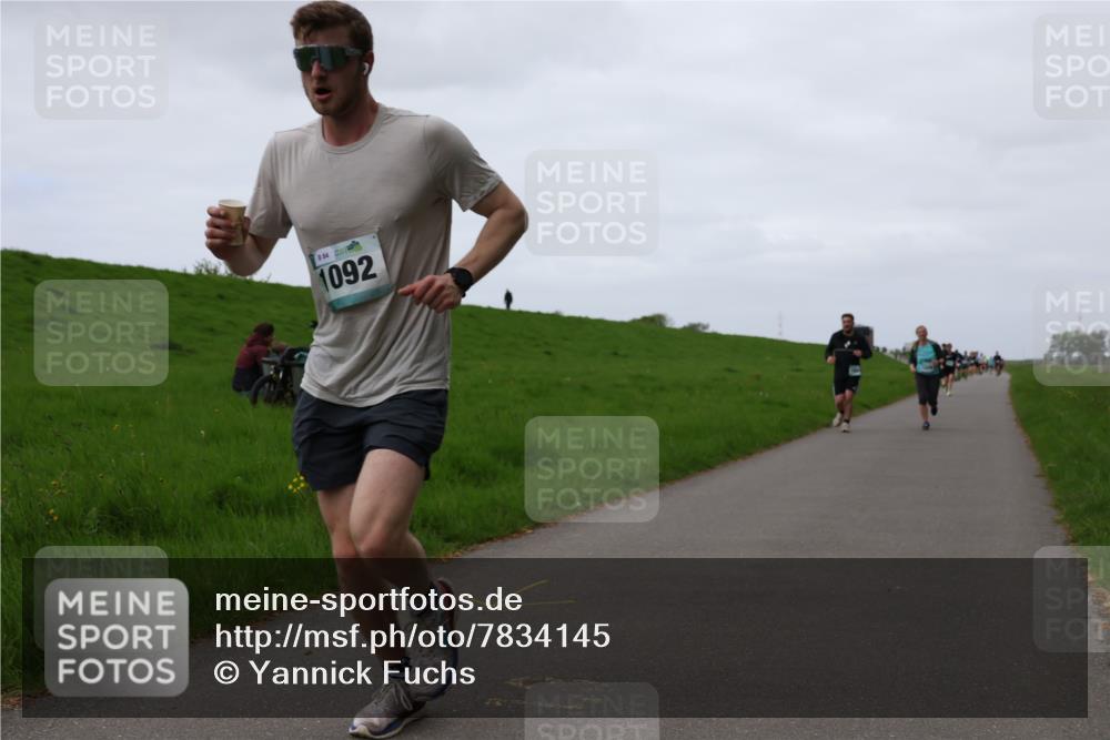 04.05.2025 - 8. Wedeler Halbmarathon Yannick Fuchs http://msf.ph/oto/7834145 04.05.2025 11:22:18 Laufen 884, 8, 1092 meine-sportfotos.de