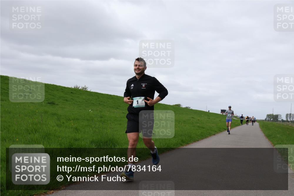 04.05.2025 - 8. Wedeler Halbmarathon Yannick Fuchs http://msf.ph/oto/7834164 04.05.2025 11:43:09 Laufen 22 meine-sportfotos.de