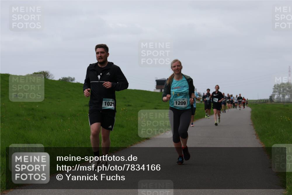 04.05.2025 - 8. Wedeler Halbmarathon Yannick Fuchs http://msf.ph/oto/7834166 04.05.2025 11:22:21 Laufen 1029, 1209, 1046 meine-sportfotos.de