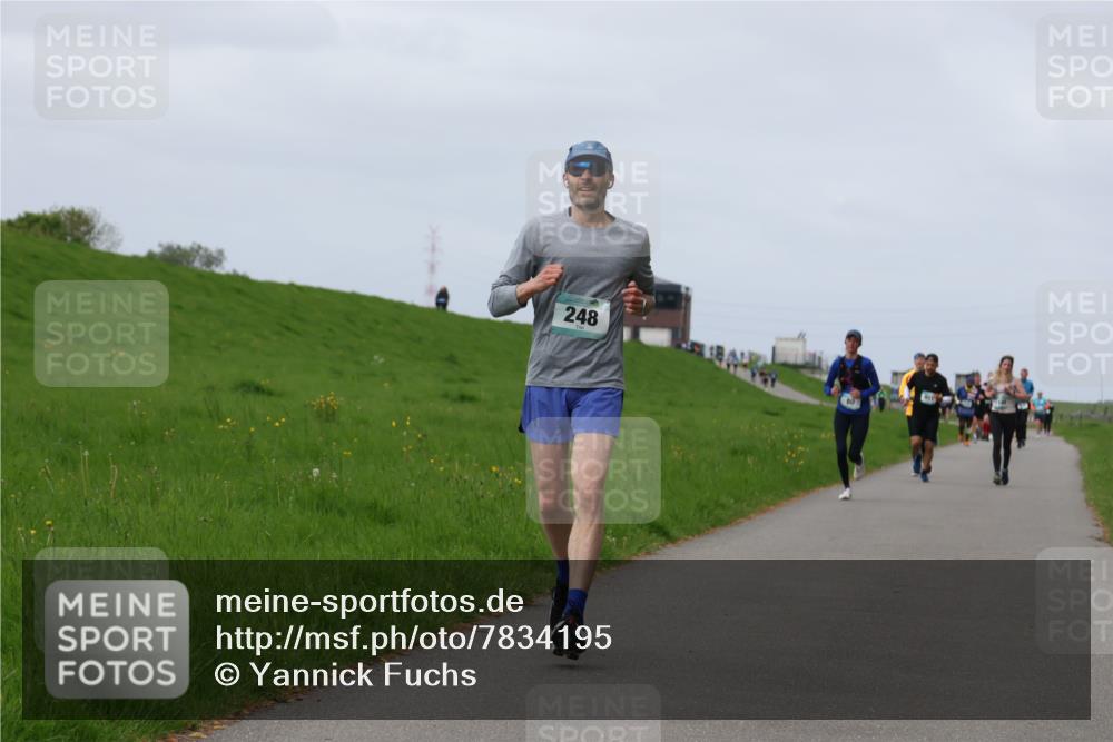 04.05.2025 - 8. Wedeler Halbmarathon Yannick Fuchs http://msf.ph/oto/7834195 04.05.2025 11:43:11 Laufen 248 meine-sportfotos.de