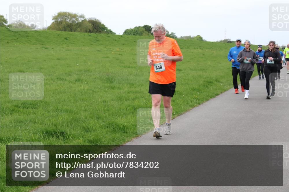 04.05.2025 - 8. Wedeler Halbmarathon Lena Gebhardt http://msf.ph/oto/7834202 04.05.2025 11:23:47 Laufen 848, 30, 25 meine-sportfotos.de