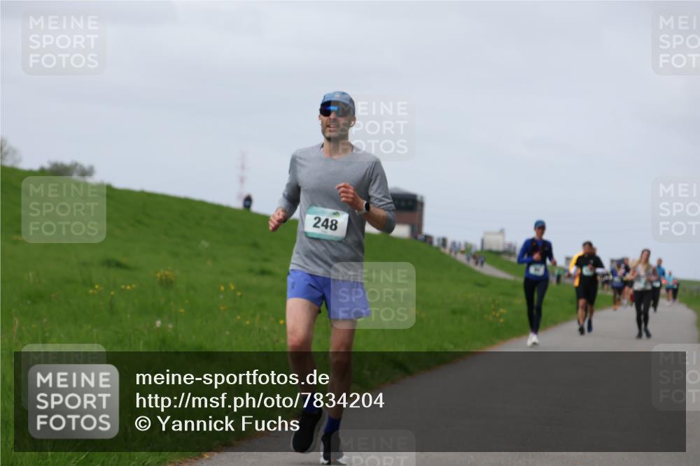 04.05.2025 - 8. Wedeler Halbmarathon Yannick Fuchs http://msf.ph/oto/7834204 04.05.2025 11:43:11 Laufen 248 meine-sportfotos.de