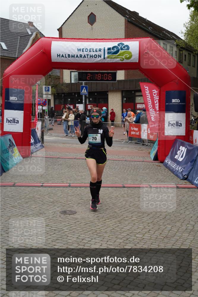 04.05.2025 - 8. Wedeler Halbmarathon Felixshl http://msf.ph/oto/7834208 04.05.2025 12:18:04 Ziel 70 meine-sportfotos.de