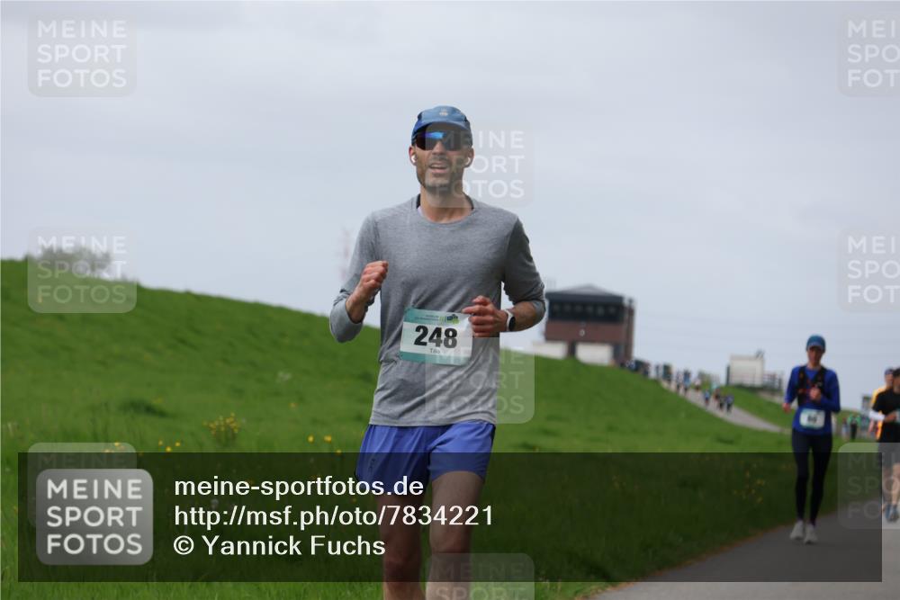 04.05.2025 - 8. Wedeler Halbmarathon Yannick Fuchs http://msf.ph/oto/7834221 04.05.2025 11:43:12 Laufen 248 meine-sportfotos.de
