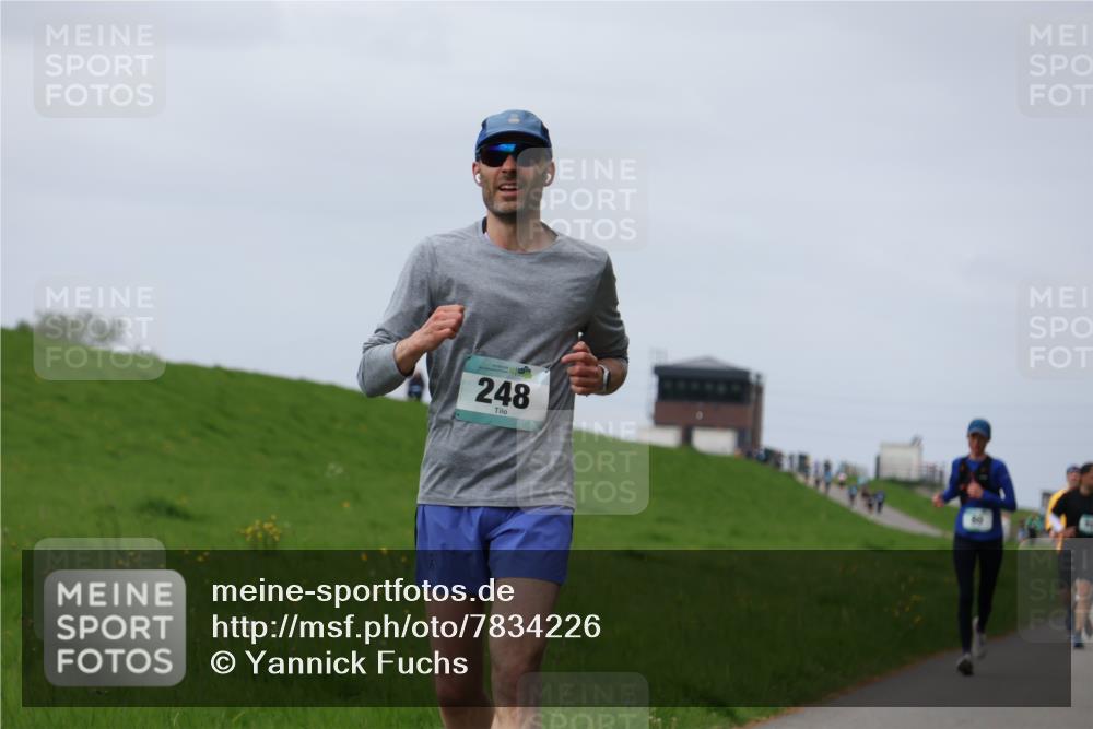 04.05.2025 - 8. Wedeler Halbmarathon Yannick Fuchs http://msf.ph/oto/7834226 04.05.2025 11:43:12 Laufen 248 meine-sportfotos.de