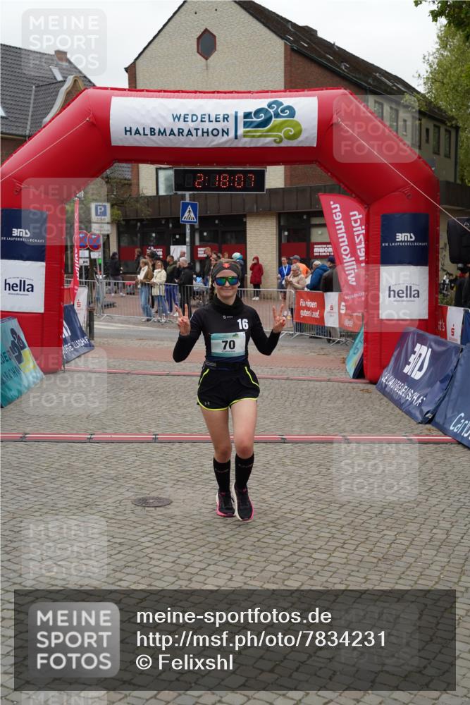 04.05.2025 - 8. Wedeler Halbmarathon Felixshl http://msf.ph/oto/7834231 04.05.2025 12:18:04 Ziel 70 meine-sportfotos.de