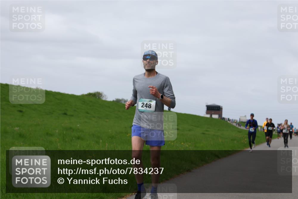 04.05.2025 - 8. Wedeler Halbmarathon Yannick Fuchs http://msf.ph/oto/7834237 04.05.2025 11:43:13 Laufen 248 meine-sportfotos.de