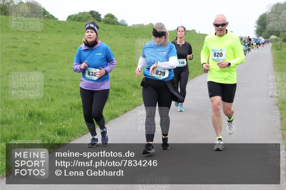 04.05.2025 - 8. Wedeler Halbmarathon Lena Gebhardt http://msf.ph/oto/7834246 04.05.2025 11:23:54 Laufen 838, 839, 746, 820 meine-sportfotos.de