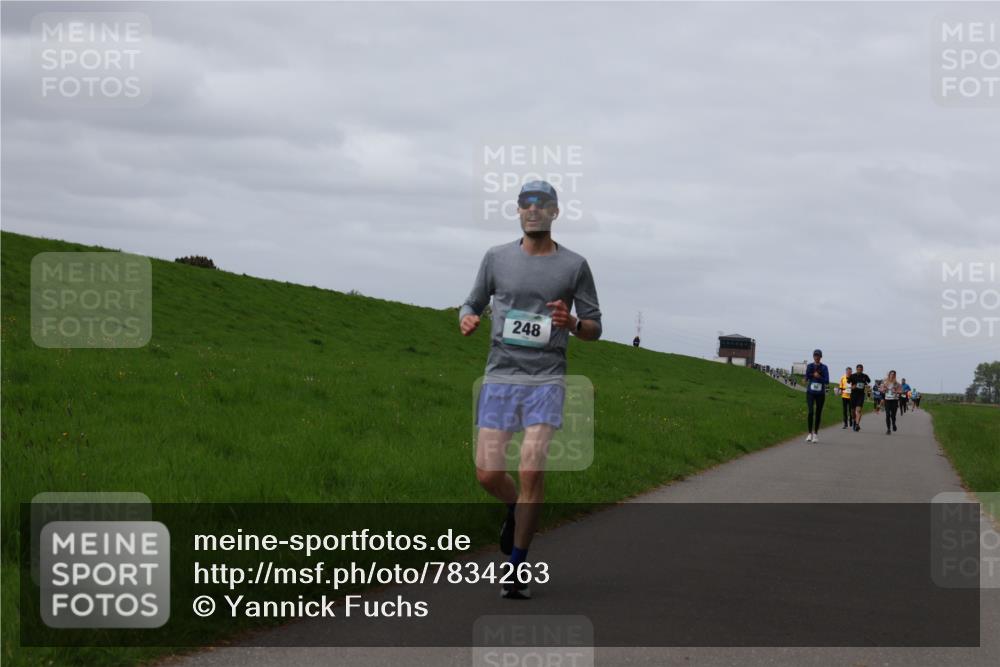 04.05.2025 - 8. Wedeler Halbmarathon Yannick Fuchs http://msf.ph/oto/7834263 04.05.2025 11:43:13 Laufen 248 meine-sportfotos.de