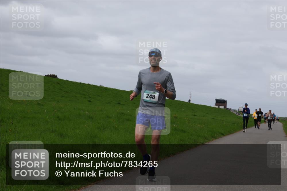 04.05.2025 - 8. Wedeler Halbmarathon Yannick Fuchs http://msf.ph/oto/7834265 04.05.2025 11:43:13 Laufen 248 meine-sportfotos.de