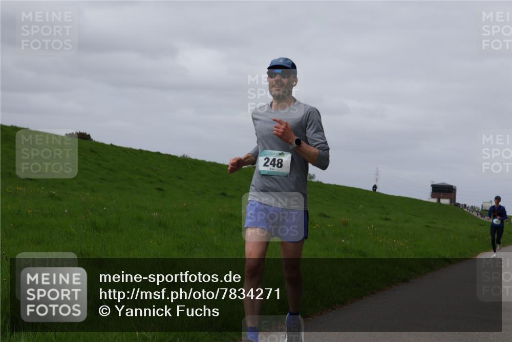 04.05.2025 - 8. Wedeler Halbmarathon Yannick Fuchs http://msf.ph/oto/7834271 04.05.2025 11:43:13 Laufen 248 meine-sportfotos.de