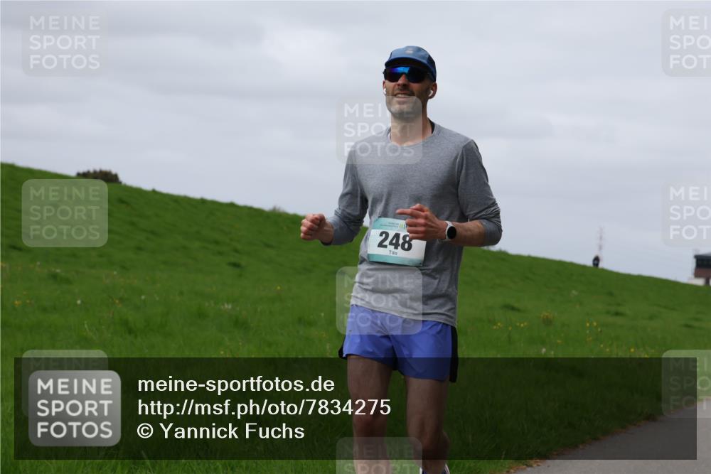 04.05.2025 - 8. Wedeler Halbmarathon Yannick Fuchs http://msf.ph/oto/7834275 04.05.2025 11:43:13 Laufen 248 meine-sportfotos.de