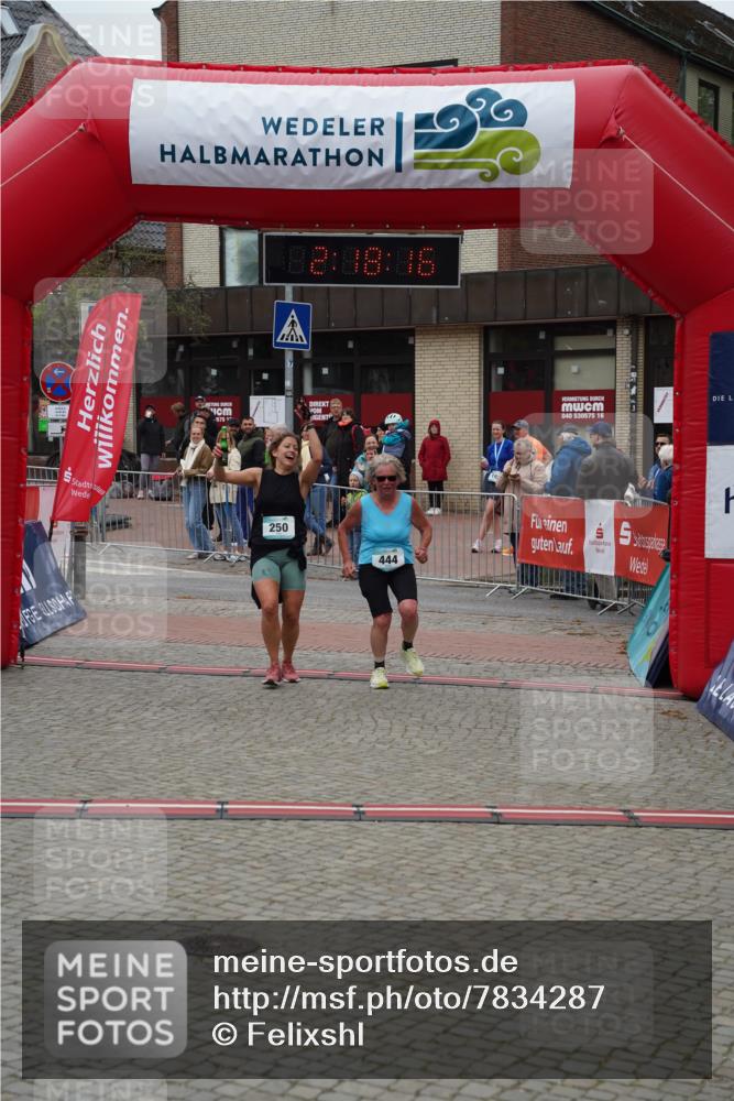 04.05.2025 - 8. Wedeler Halbmarathon Felixshl http://msf.ph/oto/7834287 04.05.2025 12:18:14 Ziel 250, 444 meine-sportfotos.de
