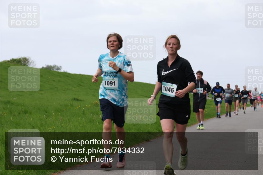 04.05.2025 - 8. Wedeler Halbmarathon Yannick Fuchs http://msf.ph/oto/7834332 04.05.2025 11:22:29 Laufen 1091, 1046, 815 meine-sportfotos.de