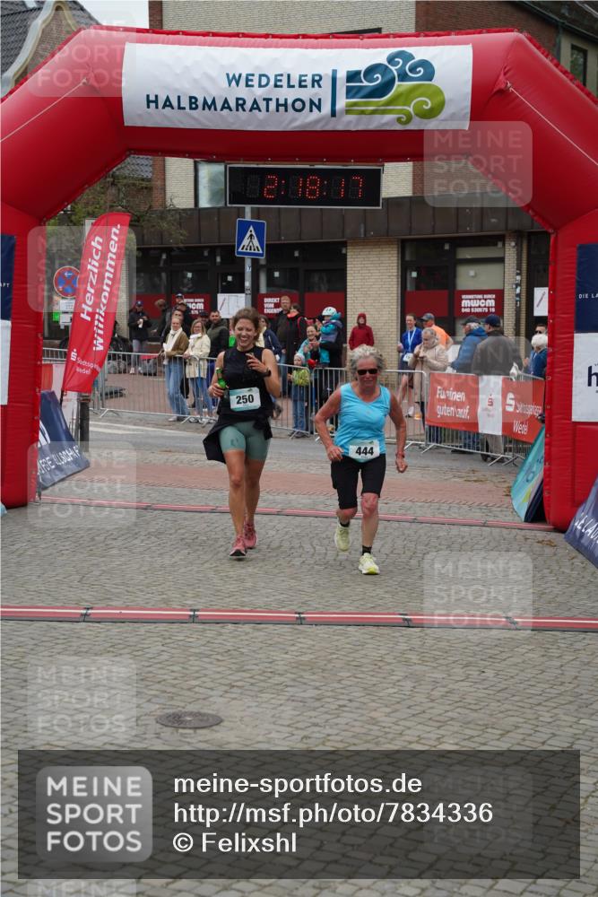 04.05.2025 - 8. Wedeler Halbmarathon Felixshl http://msf.ph/oto/7834336 04.05.2025 12:18:15 Ziel 250, 444 meine-sportfotos.de