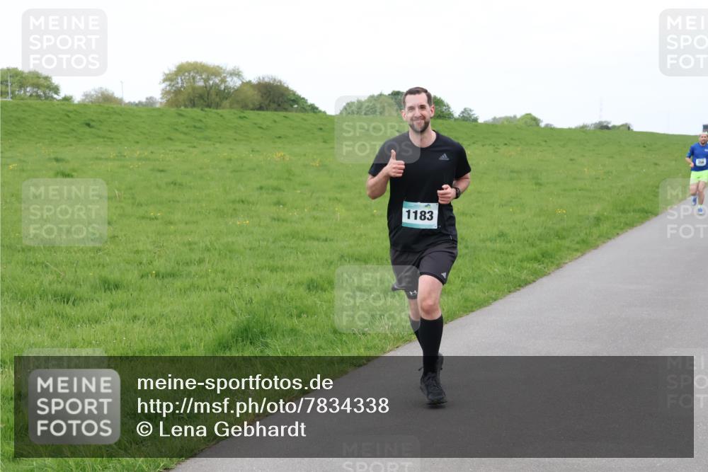 04.05.2025 - 8. Wedeler Halbmarathon Lena Gebhardt http://msf.ph/oto/7834338 04.05.2025 11:24:08 Laufen 1183 meine-sportfotos.de