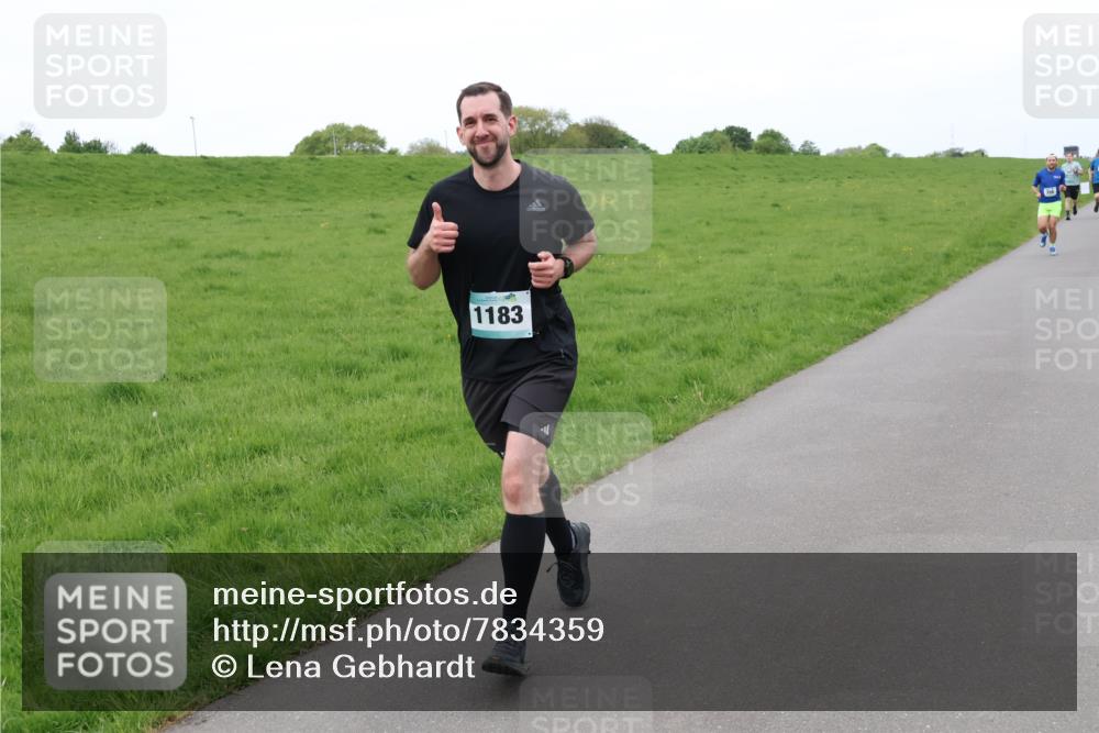 04.05.2025 - 8. Wedeler Halbmarathon Lena Gebhardt http://msf.ph/oto/7834359 04.05.2025 11:24:08 Laufen 1183 meine-sportfotos.de