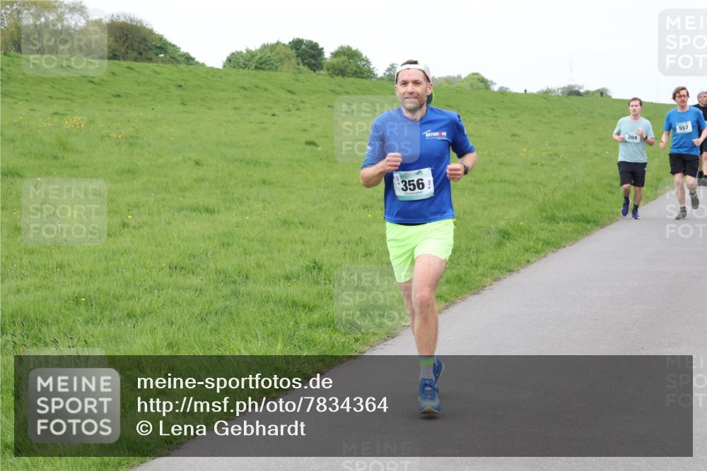 04.05.2025 - 8. Wedeler Halbmarathon Lena Gebhardt http://msf.ph/oto/7834364 04.05.2025 11:24:12 Laufen 356, 557, 204 meine-sportfotos.de