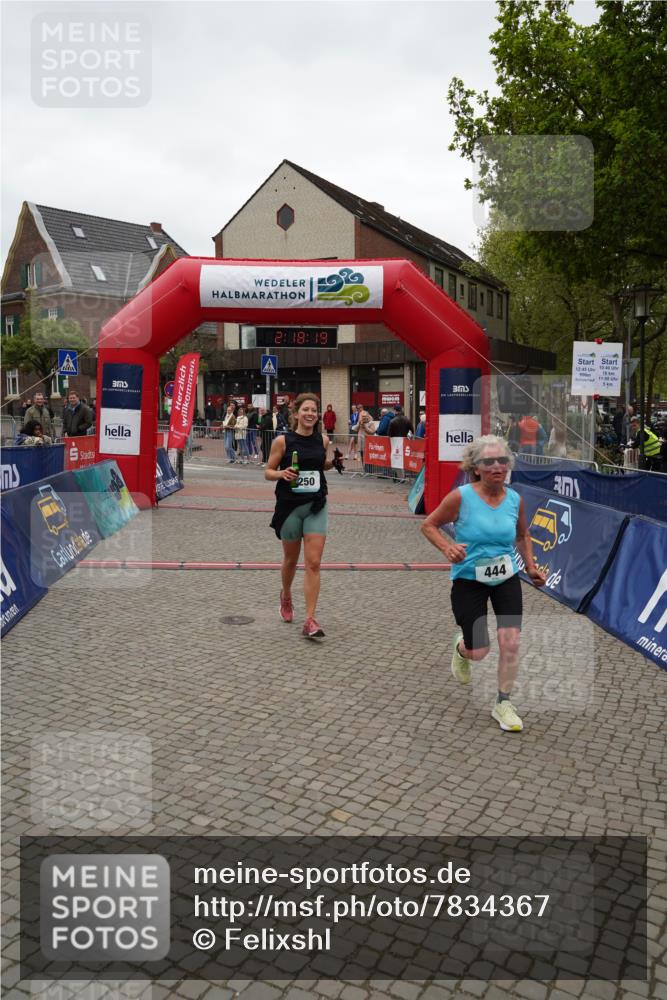 04.05.2025 - 8. Wedeler Halbmarathon Felixshl http://msf.ph/oto/7834367 04.05.2025 12:18:17 Ziel 250, 444 meine-sportfotos.de