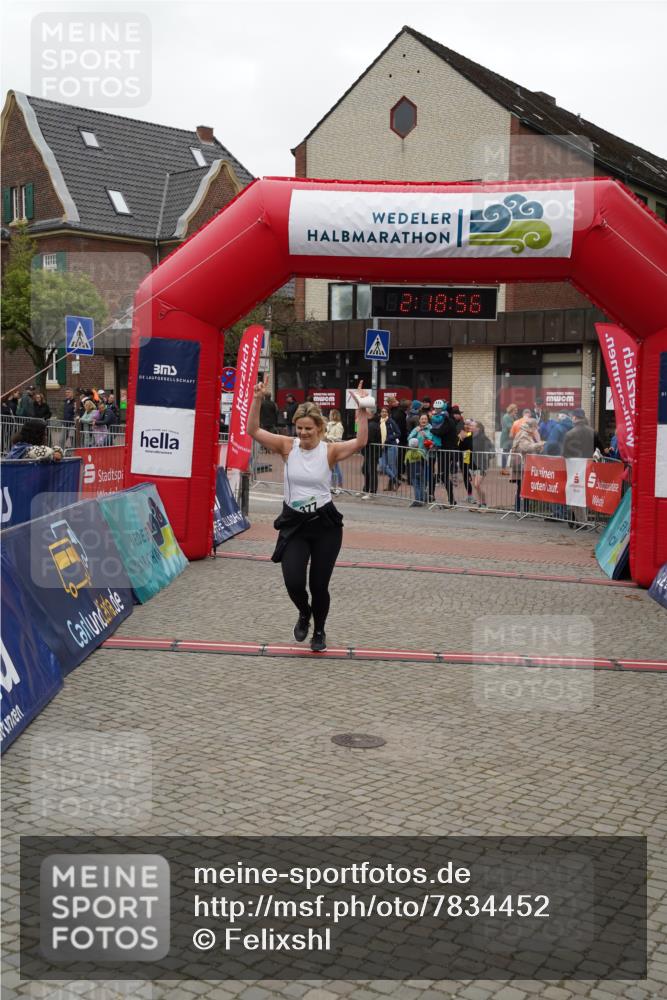 04.05.2025 - 8. Wedeler Halbmarathon Felixshl http://msf.ph/oto/7834452 04.05.2025 12:18:54 Ziel 377 meine-sportfotos.de