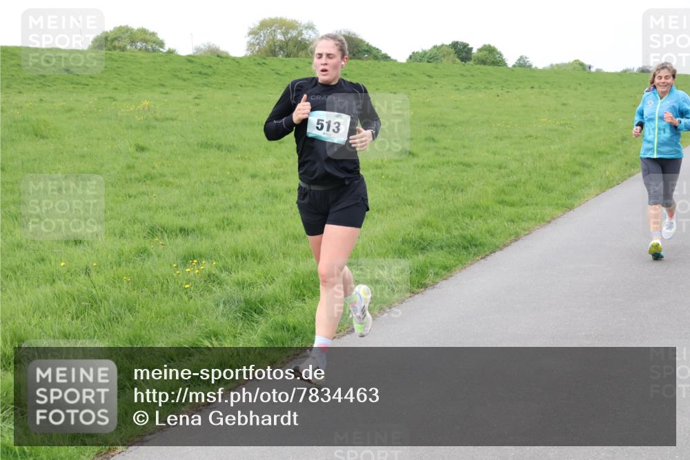04.05.2025 - 8. Wedeler Halbmarathon Lena Gebhardt http://msf.ph/oto/7834463 04.05.2025 11:24:24 Laufen 513 meine-sportfotos.de
