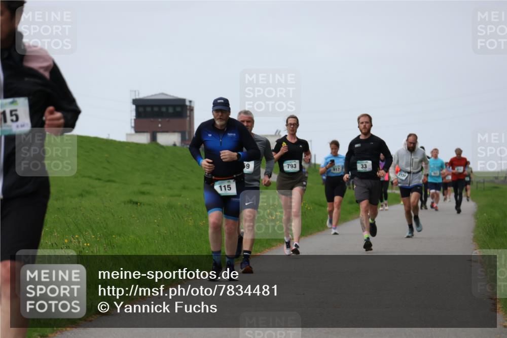04.05.2025 - 8. Wedeler Halbmarathon Yannick Fuchs http://msf.ph/oto/7834481 04.05.2025 11:22:36 Laufen 15, 115, 59, 793, 33, 917 meine-sportfotos.de