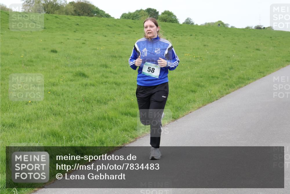 04.05.2025 - 8. Wedeler Halbmarathon Lena Gebhardt http://msf.ph/oto/7834483 04.05.2025 11:24:26 Laufen 58 meine-sportfotos.de