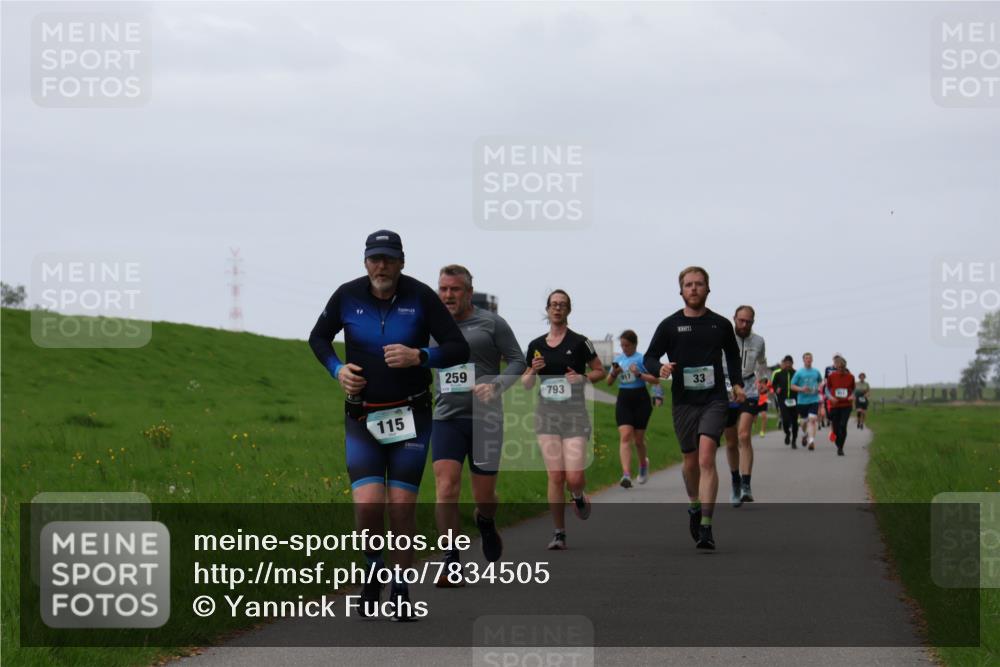 04.05.2025 - 8. Wedeler Halbmarathon Yannick Fuchs http://msf.ph/oto/7834505 04.05.2025 11:22:40 Laufen 115, 259, 917, 793, 33 meine-sportfotos.de