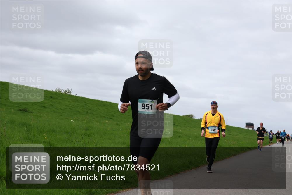 04.05.2025 - 8. Wedeler Halbmarathon Yannick Fuchs http://msf.ph/oto/7834521 04.05.2025 11:43:29 Laufen 951, 252 meine-sportfotos.de