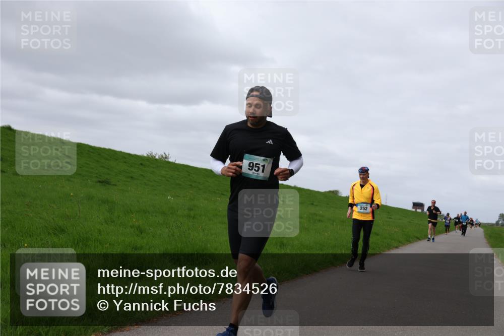 04.05.2025 - 8. Wedeler Halbmarathon Yannick Fuchs http://msf.ph/oto/7834526 04.05.2025 11:43:29 Laufen 951, 252 meine-sportfotos.de