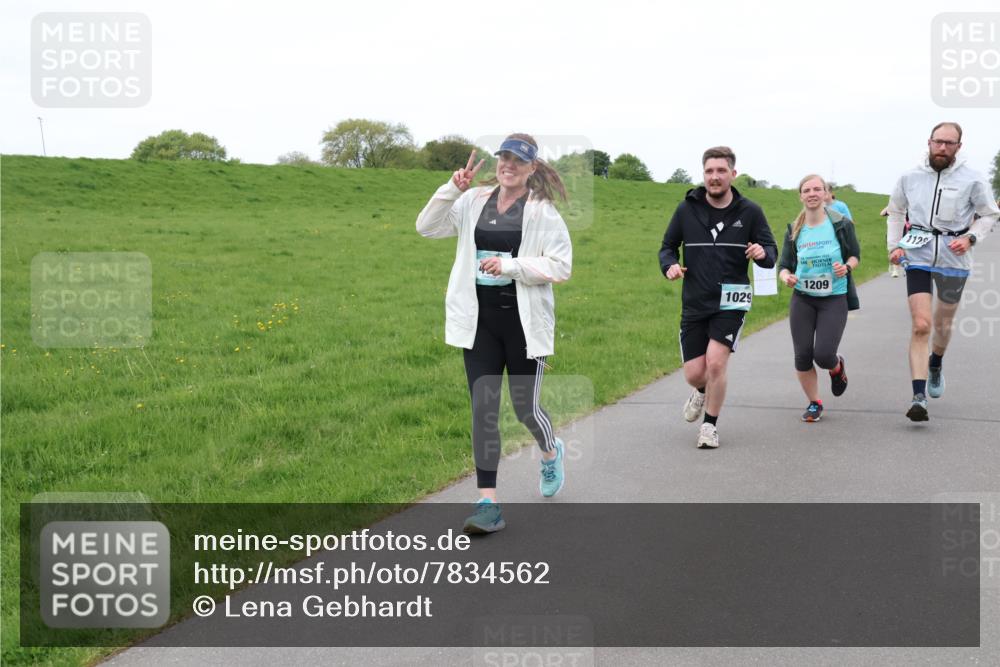 04.05.2025 - 8. Wedeler Halbmarathon Lena Gebhardt http://msf.ph/oto/7834562 04.05.2025 11:24:41 Laufen 1029, 1209, 1129 meine-sportfotos.de