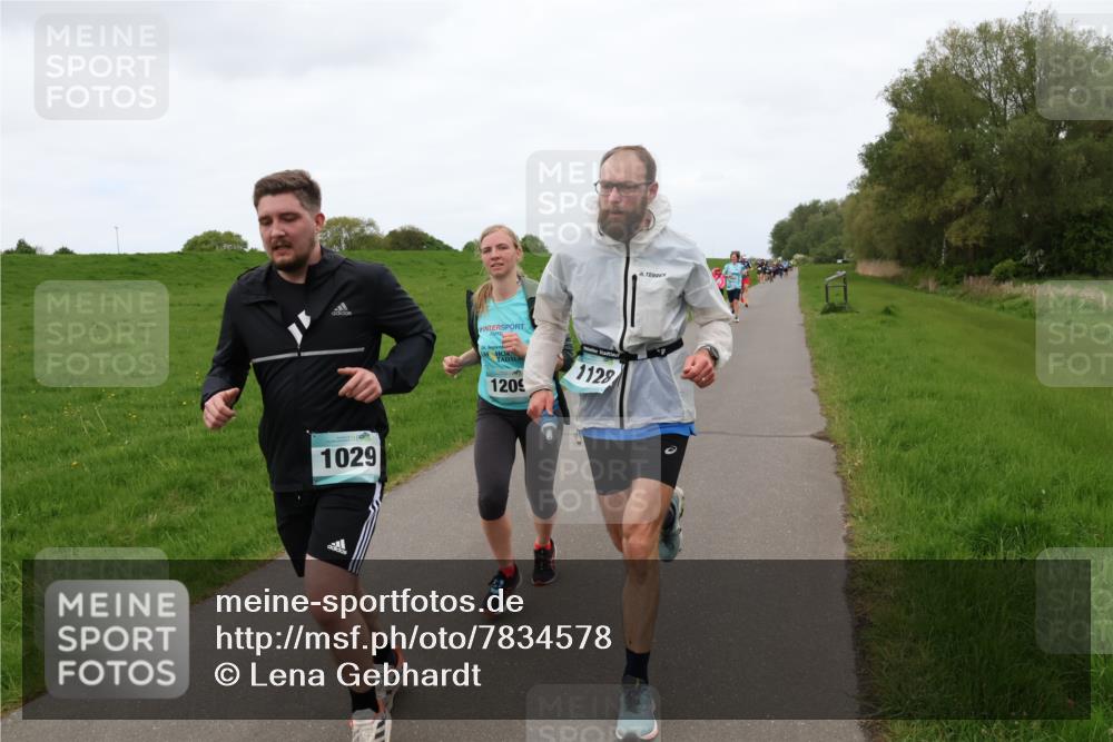 04.05.2025 - 8. Wedeler Halbmarathon Lena Gebhardt http://msf.ph/oto/7834578 04.05.2025 11:24:42 Laufen 1029, 1209, 1128 meine-sportfotos.de