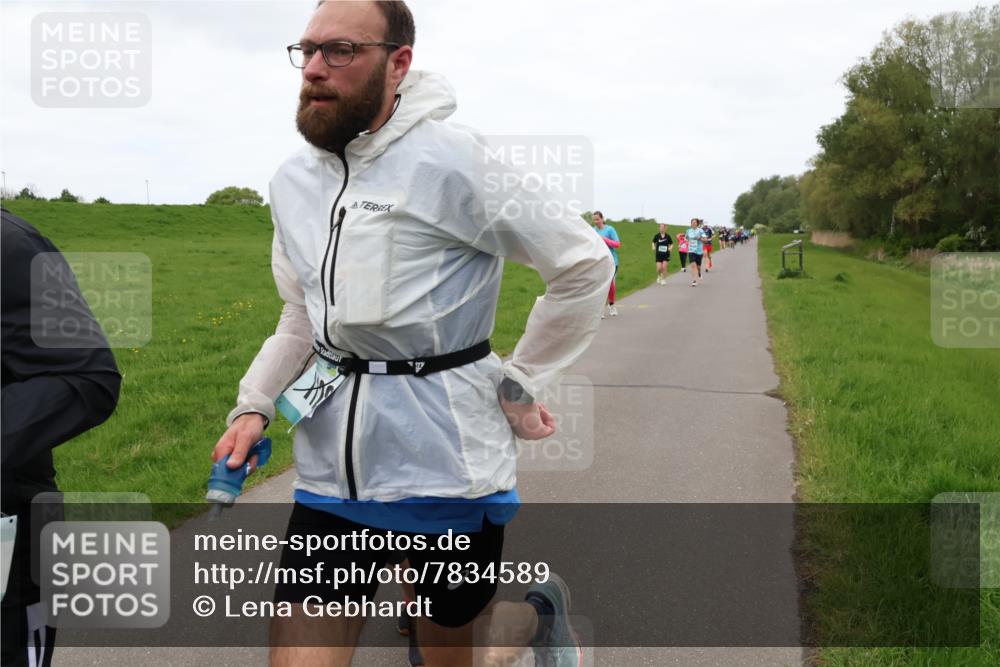 04.05.2025 - 8. Wedeler Halbmarathon Lena Gebhardt http://msf.ph/oto/7834589 04.05.2025 11:24:43 Laufen  meine-sportfotos.de