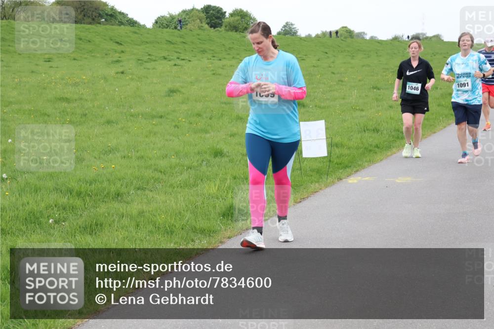 04.05.2025 - 8. Wedeler Halbmarathon Lena Gebhardt http://msf.ph/oto/7834600 04.05.2025 11:24:44 Laufen 1046, 1091 meine-sportfotos.de