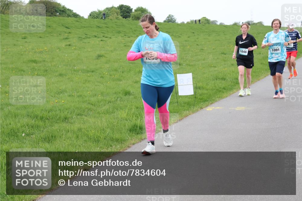04.05.2025 - 8. Wedeler Halbmarathon Lena Gebhardt http://msf.ph/oto/7834604 04.05.2025 11:24:44 Laufen 88, 1046, 1091, 11 meine-sportfotos.de